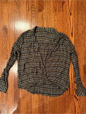 Plaid button-Front Long Sleeve Top - Olive